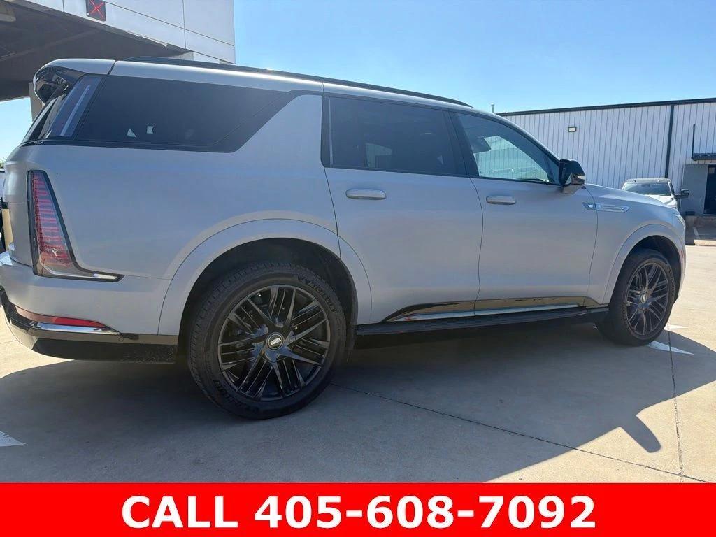 cadillac escalade iql 2026 1GYLEMKL2TU101352 image cadillac escalade iql 2026 1GYLEMKL2TU101352 image